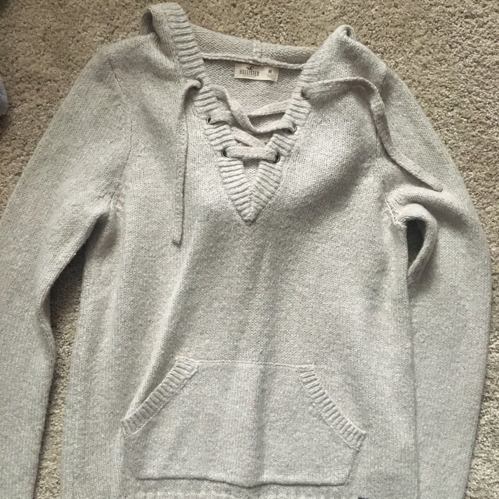 Hooded pullover